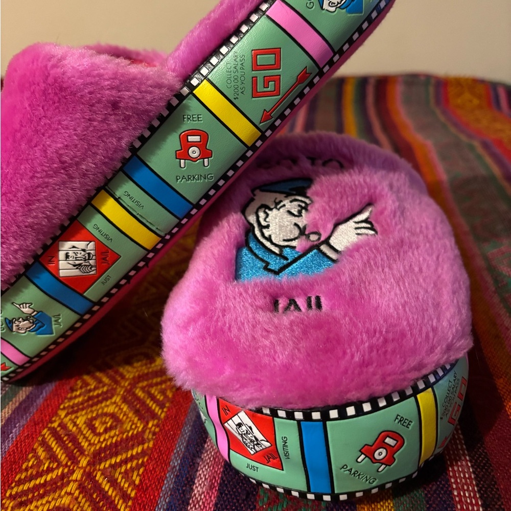 Rare! HASBRO 2001 Monopoly Board Game Fur Slippers Go-To-Jail Text